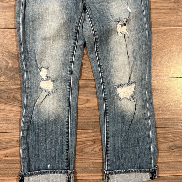 American Eagle Artist Stretch Jean Capris - lightly distressed style - Size: 2 - Picture 4 of 6